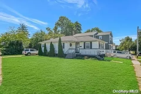 254 Amherst St, Hempstead, NY 11550