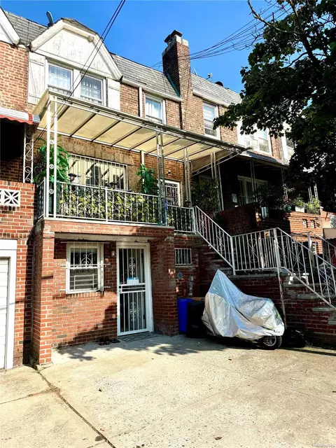 51-79 74th St, New York, NY 11373