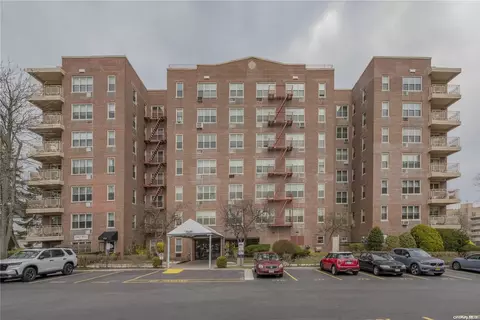 23-25 Bell Blvd #4E, New York, NY 11360