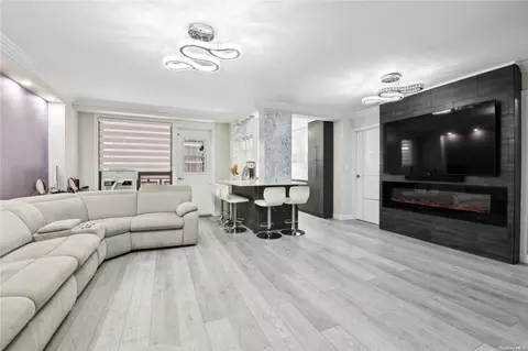 61-35 98th St #12K, Rego Park, NY 11374