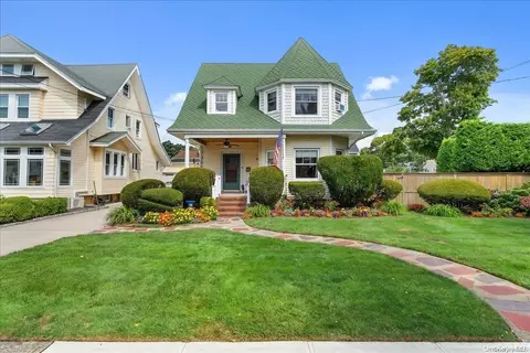 63 New York Ave, Massapequa, NY 11758
