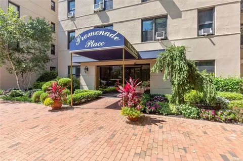 11 Wooleys Ln #2S, North Hempstead, NY 11023