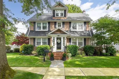 3917 Fulton Ave, Seaford, NY 11783