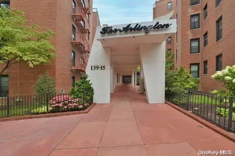 139-15 83 Ave #239, New York, NY 11435