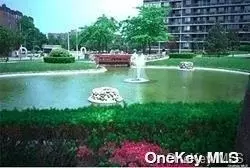 2 Bay Club Dr #10Z4, Bayside, NY 11360
