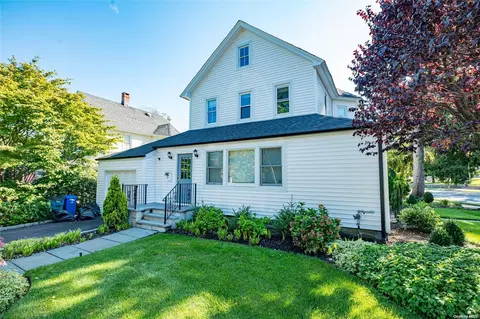 88 Green St, Huntington, NY 11743