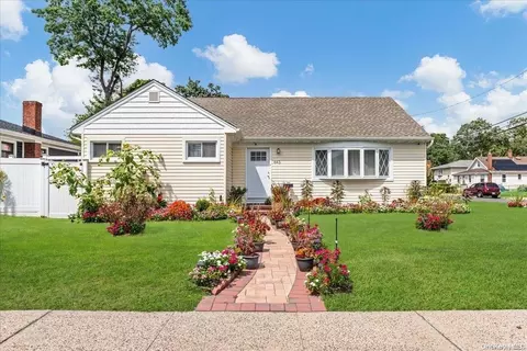 643 Broadway, North Hempstead, NY 11590