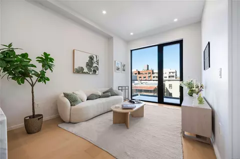 31-16 21st St #3J, Astoria, NY 11106