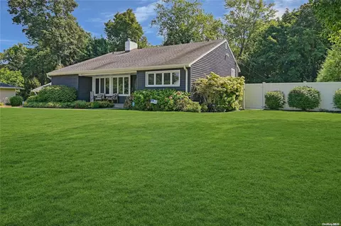 15 Old Town Ln, Huntington, NY 11743