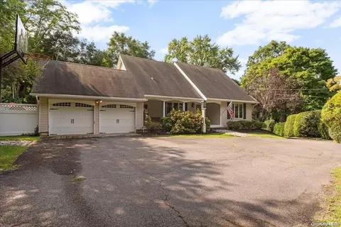 54 Old Northport Rd, Huntington, NY 11743
