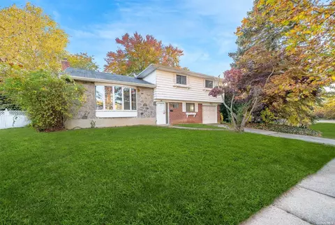 35 Myron Rd, Plainview, NY 11803