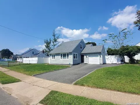 48 Camp Rd, North Massapequa, NY 11758