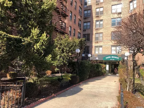 100-25 Queens Blvd #3L, New York, NY 11375