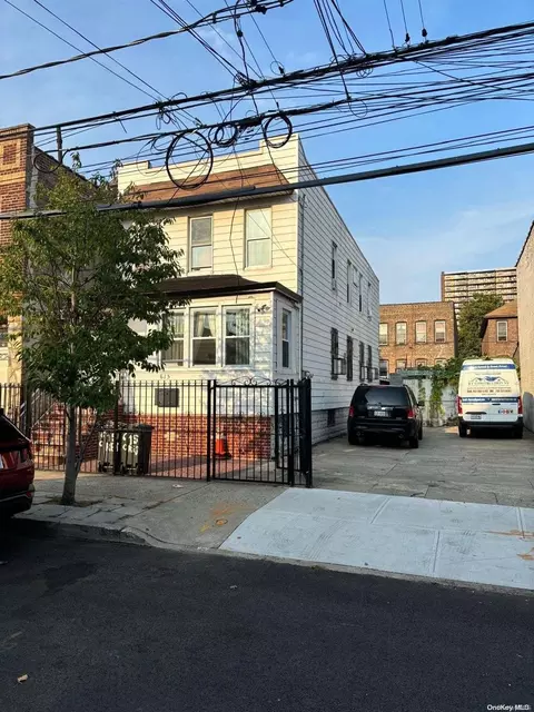 615 Crescent St, Brooklyn, NY 11208