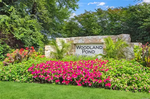 53 Holiday Dr #53, Woodbury, NY 11797
