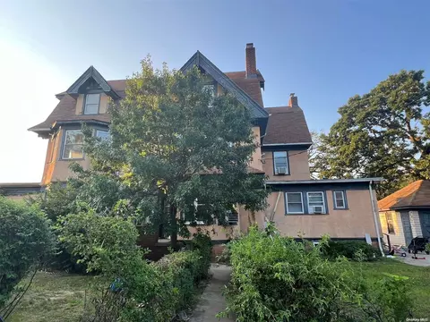 12-32 Beach 9th St, New York, NY 11691