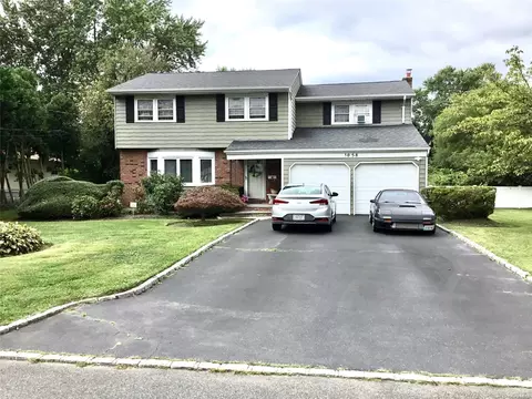 1058 Callahan St, Bay Shore, NY 11706