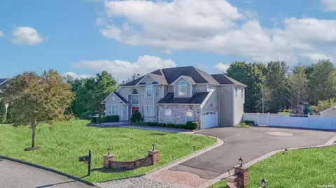 90 Sweetgum Ln, Miller Place, NY 11764