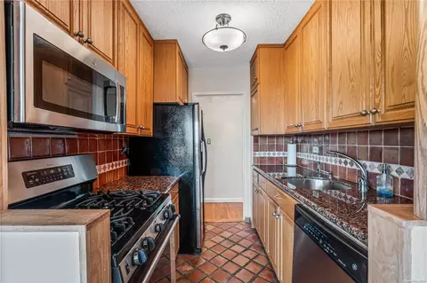 17-85 215 St #9E, New York, NY 11360