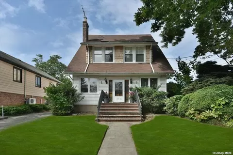 39-10 220th St, Queens, NY 11361