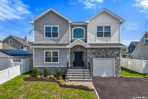 844 Washington Ave, North Hempstead, NY 11590