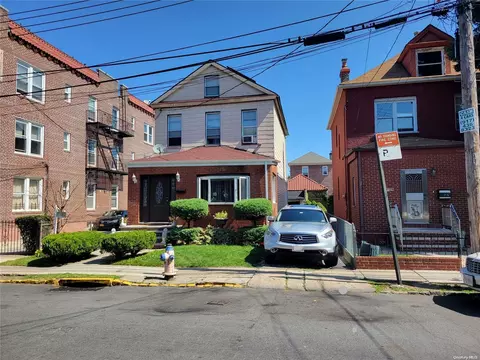27-19 Kearney St, New York, NY 11369