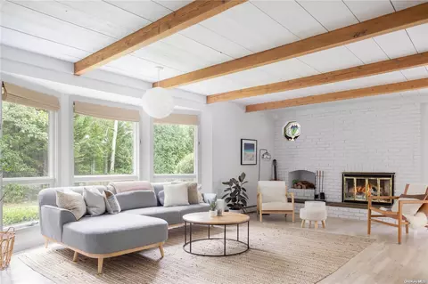 2550 Haywaters Rd, Cutchogue, NY 11935