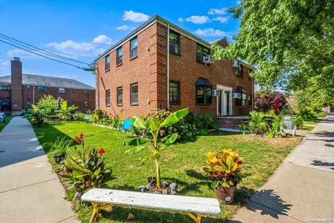 166-20 17th Rd #3-96, Whitestone, NY 11357