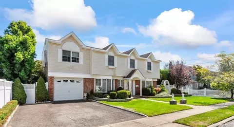 60 Cedar Ave, Bethpage, NY 11714