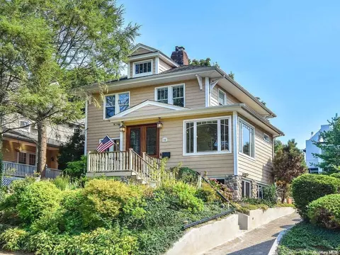 98 Bayview Ave, North Hempstead, NY 11050
