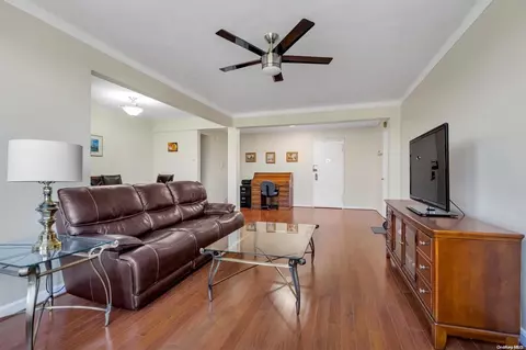 143-50 Hoover Ave #517, Jamaica, NY 11435