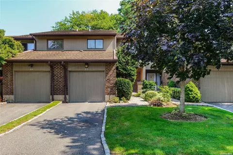 62 Estate Dr #62, Jericho, NY 11753