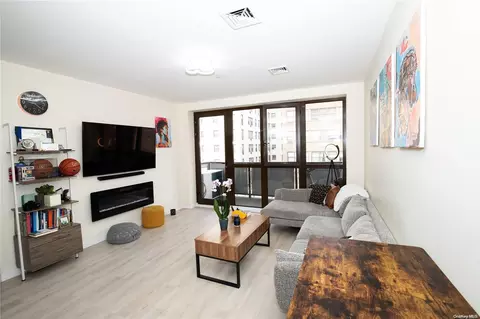 179 W End Ave #4A, Brooklyn, NY 11235