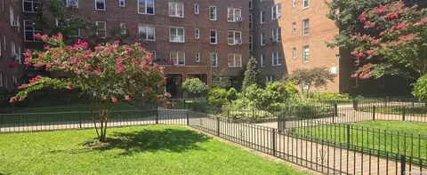 105-25 65 Ave #2B, Forest Hills, NY 11375