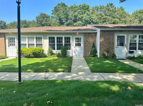 401 Woodbridge Dr #B, Ridge, NY 11961