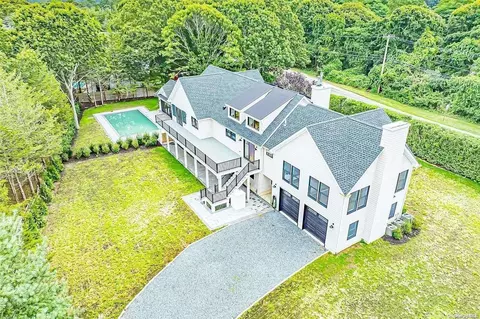 4 Linda Ln, Sag Harbor, NY 11963