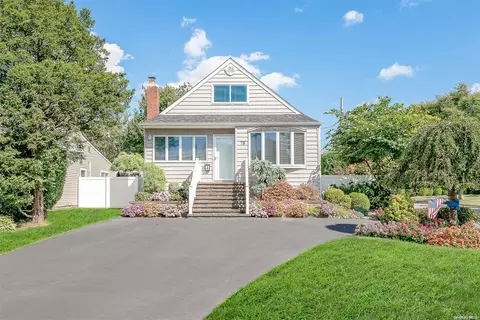 78 W Shore Dr, Massapequa, NY 11758