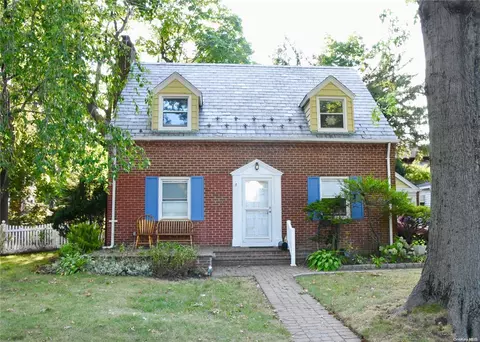 28 Revere Dr W, Floral Park, NY 11001