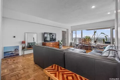 166-25 Powells Cove Blvd #21G, New York, NY 11357