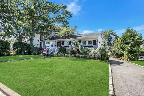 1438 Dewey Ave, North Bellmore, NY 11710