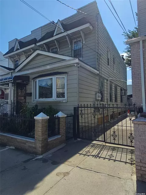 168-54 92nd Rd, New York, NY 11433