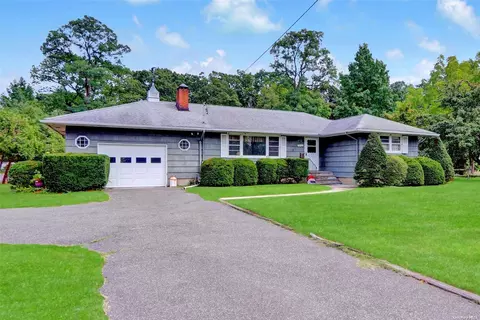285 Mount Pleasant Rd, Hauppauge, NY 11788