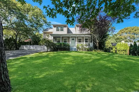 8 Higbee Rd, Hampton Bays, NY 11946