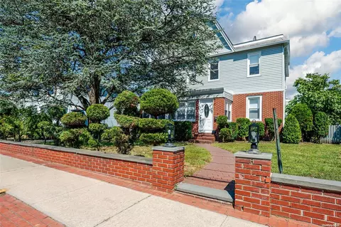 223 Hickox Ave, Hewlett, NY 11557