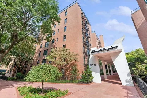 139-15 83 Ave #608, New York, NY 11435