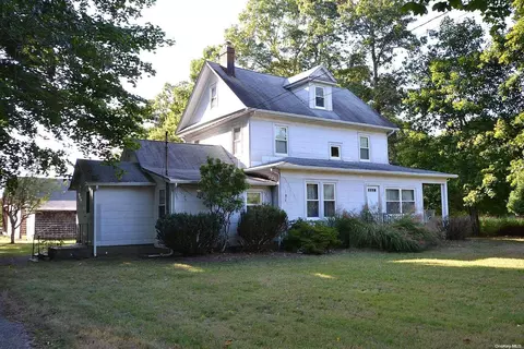 58 Ryerson Ave, Manorville, NY 11949