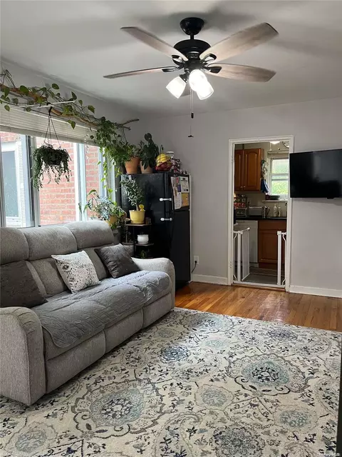 73-23 260 St #A4-1, Glen Oaks, NY 11004