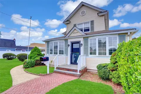 166 Division Ave, Hicksville, NY 11801