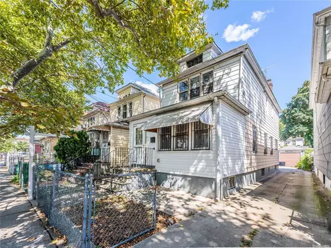55-15 96th St, Corona, NY 11368