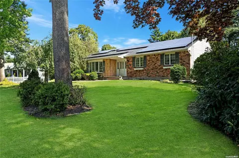 7 Clematis St, Port Jefferson Station, NY 11776